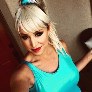 Meet your Posher, Monica